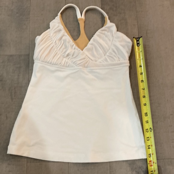 ⭐️ 2 for $10 OR $7 each ⭐️ Lululemon White ruched/cris-cross tank* US XS/US 3/4 - Picture 7 of 7